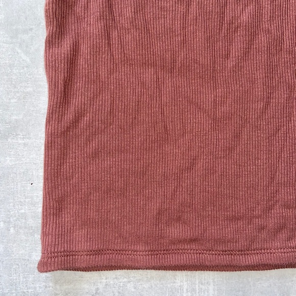 AE SOFT & SEXY bungee strap tank top - Picture 13 of 15